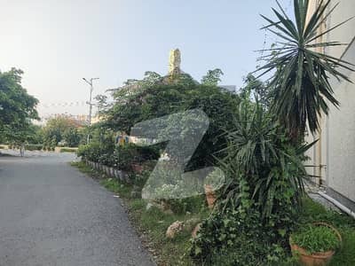 16-Marla Hot & Fully Secure Location In Main Cantt Plot Available For Sale.