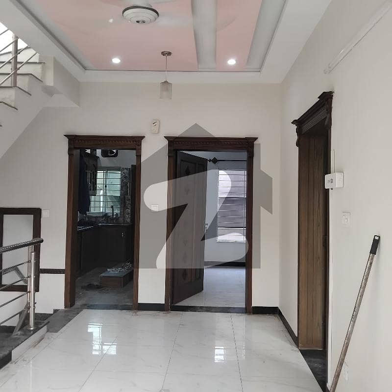 G13 25x40 upper Portion available for rent G13 25x40 upper Portion available for rent