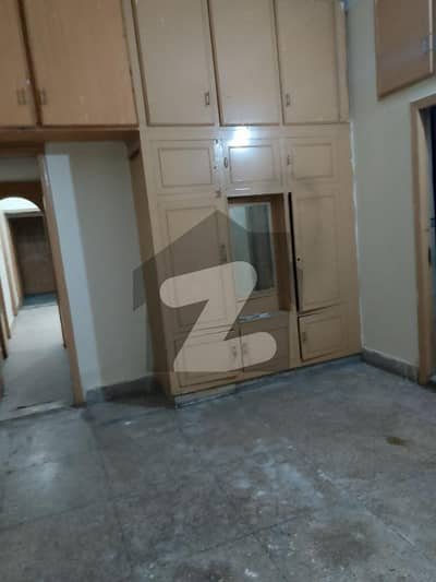 Allama Iqbal Town 10 Marla Lower Portion For Rent