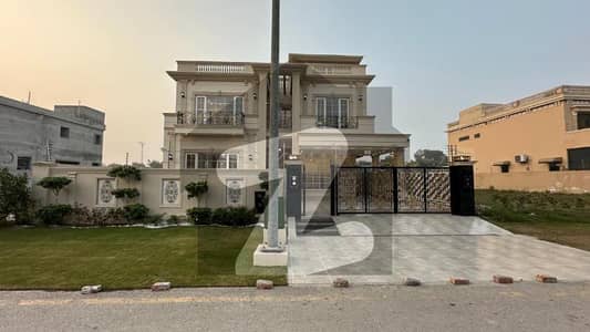BEAUTIFUL HOUSE FOR RENT IN DHA PHASE 6