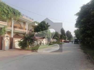 Elegant 1 Kanal Residence Prime Location, Chaklala 3