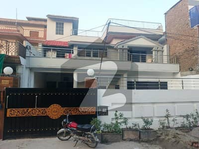 چوہدری جان کالونی راولپنڈی میں 6 کمروں کا 10 مرلہ مکان 3.8 کروڑ میں برائے فروخت۔