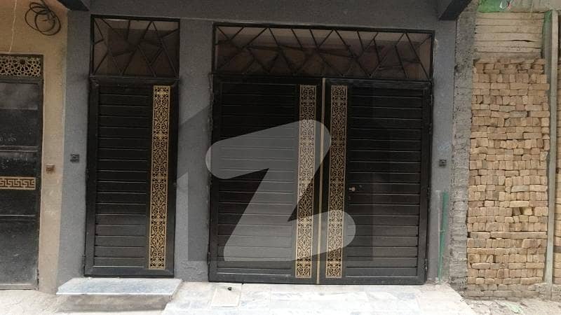 گلبرگ پشاور میں 4 کمروں کا 2 مرلہ مکان 1.3 کروڑ میں برائے فروخت۔