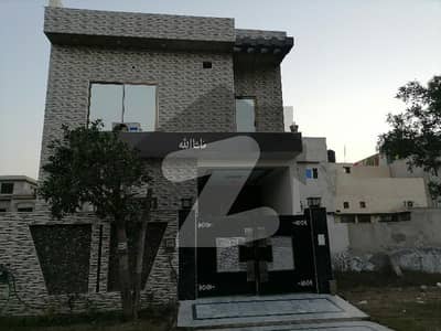 سٹی ہاؤسنگ سرگودھا روڈ سٹی ہاؤسنگ,فیصل آباد میں 5 مرلہ مکان 1.5 کروڑ میں برائے فروخت۔