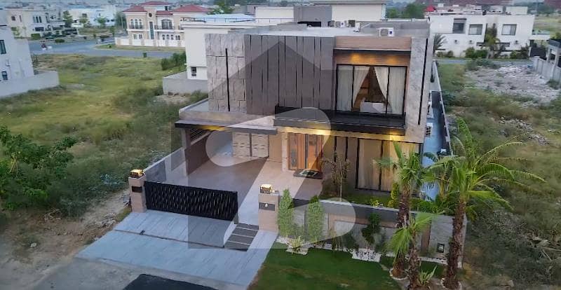 1 Kanal Fully Furnished Luxurious Beautiful Modern Design Villa for Sale