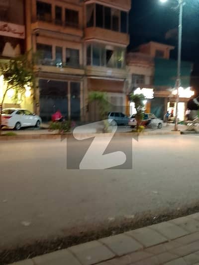 سیٹیلائیٹ ٹاؤن - بلاک ڈی سیٹیلائیٹ ٹاؤن,راولپنڈی میں 8 مرلہ دفتر 10.25 کروڑ میں برائے فروخت۔