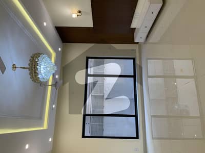 بنی گالہ اسلام آباد میں 5 کمروں کا 10 مرلہ مکان 4.4 کروڑ میں برائے فروخت۔