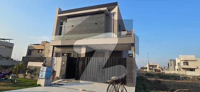 10 MARLA BRAND NEW HOUSE FOR SALE