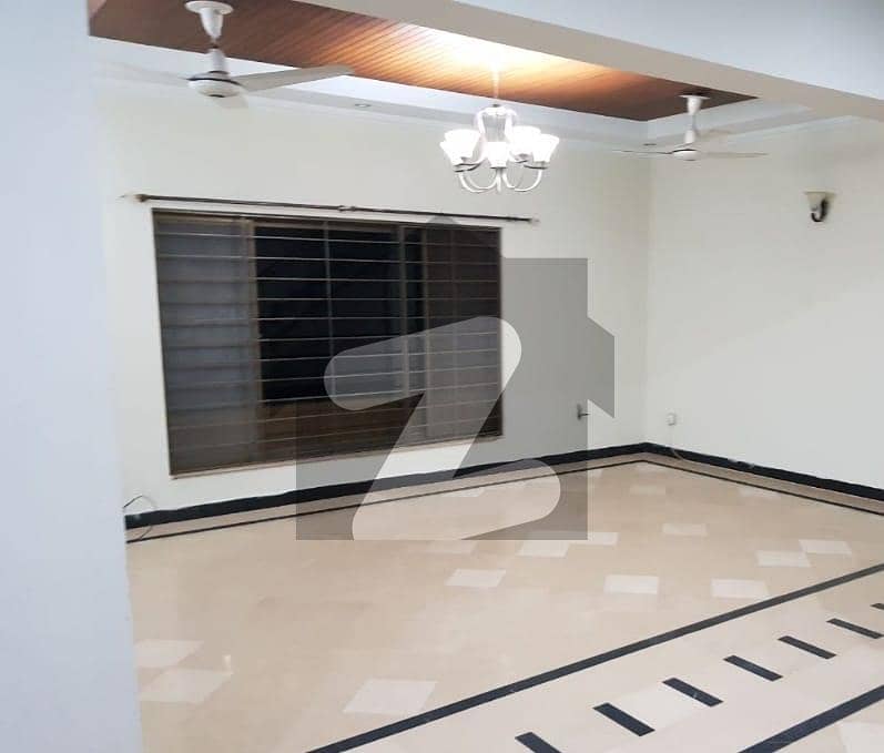 ای ۔ 11/1 ای ۔ 11,اسلام آباد میں 3 کمروں کا 1 کنال بالائی پورشن 1.7 لاکھ میں کرایہ پر دستیاب ہے۔