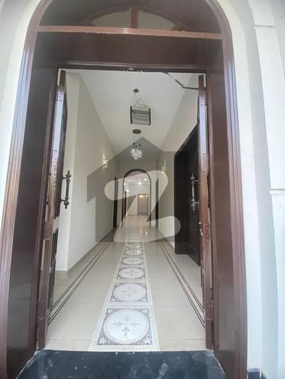 6 Bed House Available For Rent In Phase 6 Block E Lahore.