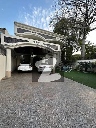 1 Kanal Beautiful House Available For Family