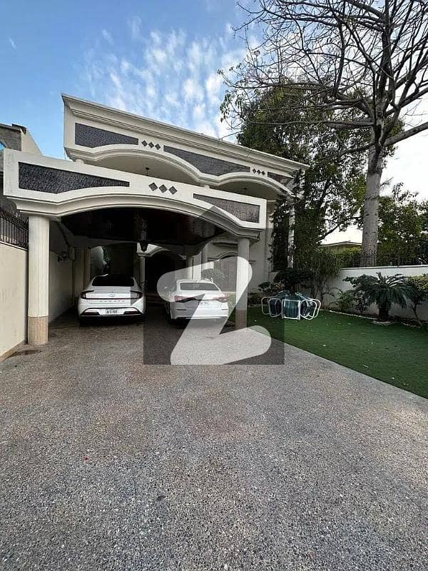 1 Kanal Beautiful House Available For Family 1 Kanal Beautiful House Available For Family