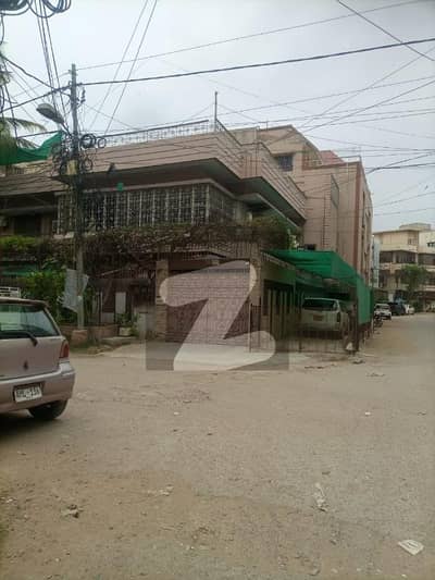 بہادر آباد گلشنِ اقبال ٹاؤن,کراچی میں 6 کمروں کا 18 مرلہ مکان 15.5 کروڑ میں برائے فروخت۔