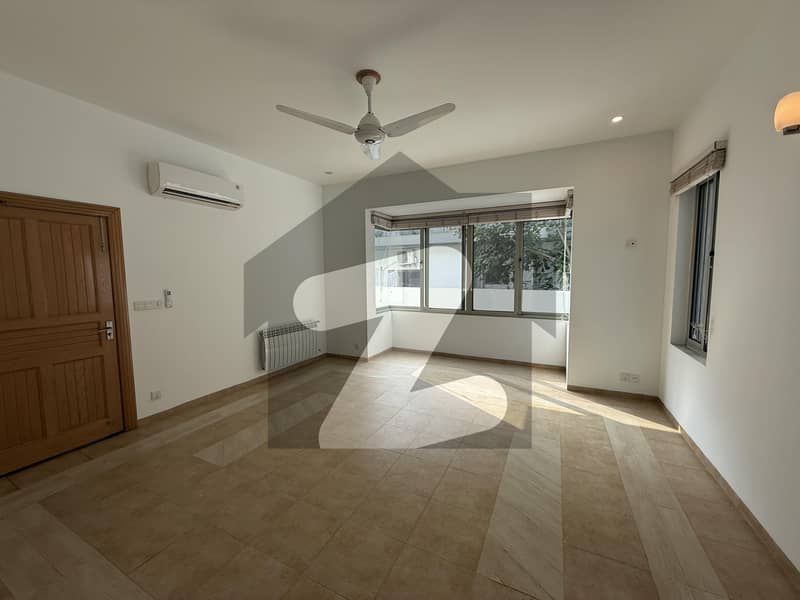 F-8 triple storey 7Bedroom House Available For Rent