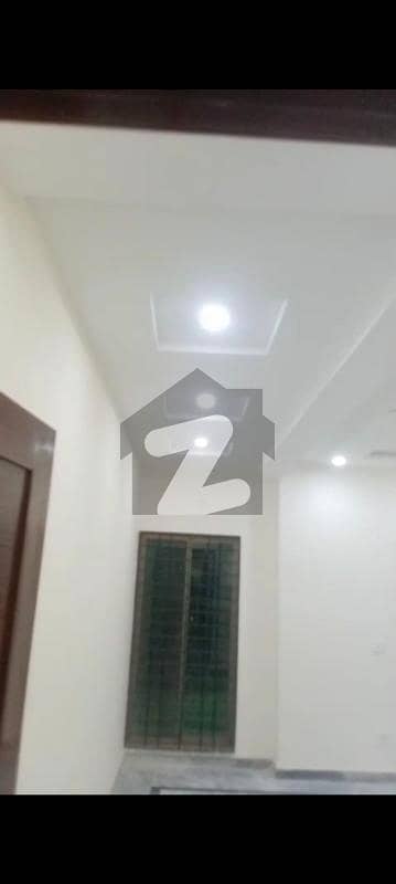 5 MARLA BRAND NEW FLAT FOR RENT IN PIA HOUSING SOCIETY NEAR PIA MAIN BOULEVARD WALKING DISTANCE FROM PIA MAIN BOULEVARD ONLY FOR OFFICE. 1ST AND 2ND FLOOR ORIGINAL PICS