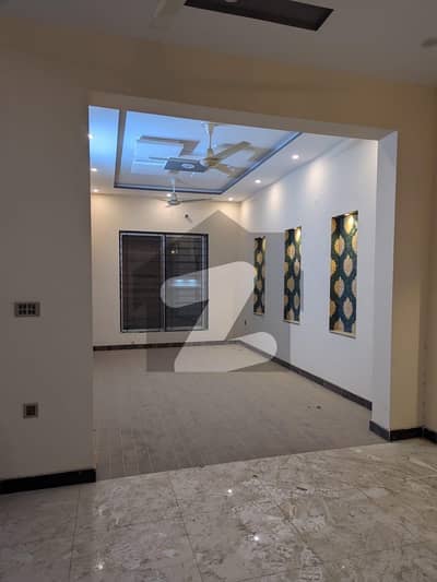 HOUSE FOR SALE IN EDEN BOULEVARD SOCIETY COLLEGE ROAD LHR