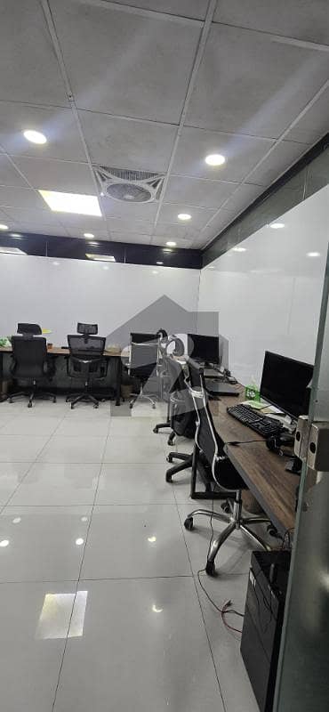 ایم ایم عالم روڈ گلبرگ,لاہور میں 3 مرلہ Studio دفتر 2.0 لاکھ میں کرایہ پر دستیاب ہے۔