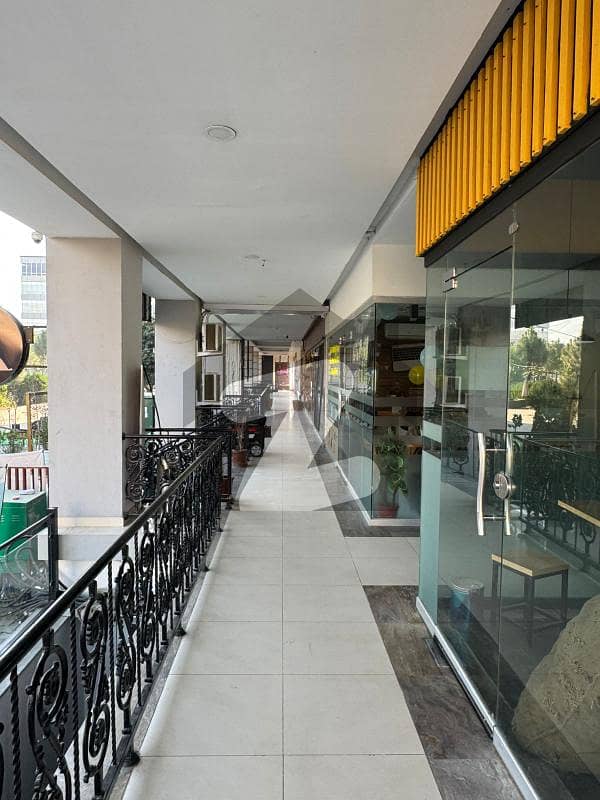 High-Visibility Commercial Shop Now Available For Rent