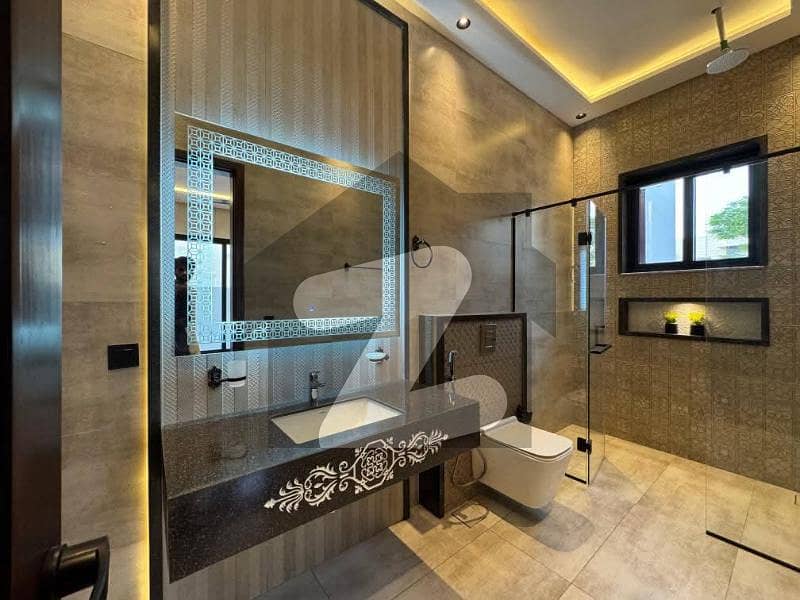 HOUSE FOR SALE in DHA 9 Town HOUSE FOR SALE in DHA 9 Town