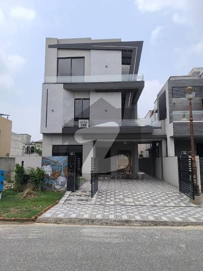 10 Marla Facing Park House Sale 45 Feet Road