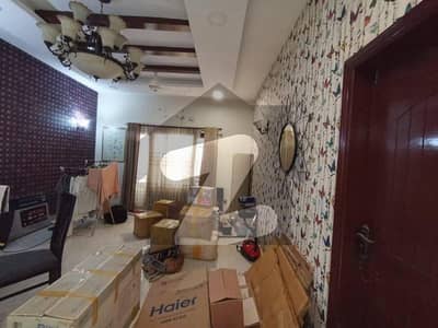 ڈی ایچ اے فیز 7 ایکسٹینشن ڈی ایچ اے ڈیفینس,کراچی میں 2 کمروں کا 12 مرلہ زیریں پورشن 1.35 لاکھ میں کرایہ پر دستیاب ہے۔