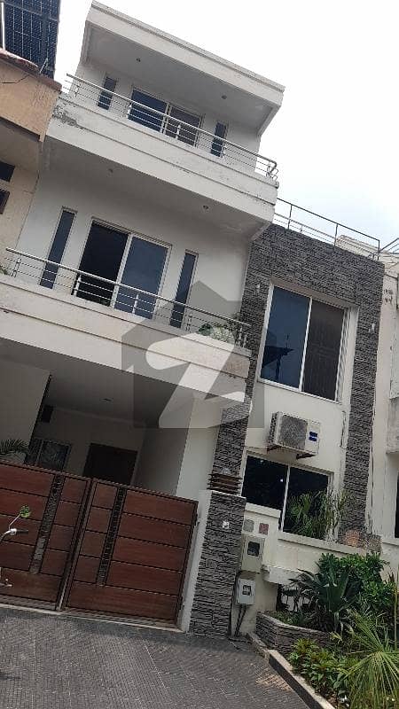 Beautiful Upper Portion Available For Rent Beautiful Upper Portion Available For Rent