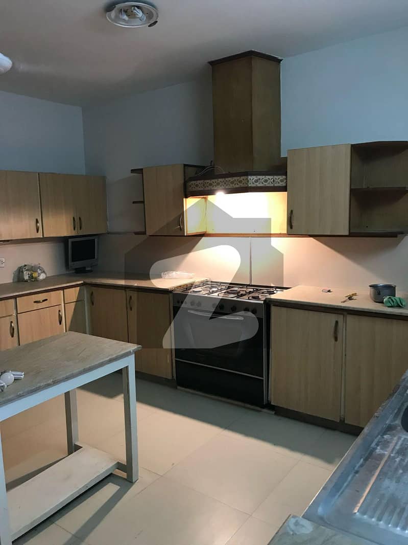 1 KANLA 5 BEDROOM HOUSE AVAILABLE FOR RENT 1 KANLA 5 BEDROOM HOUSE AVAILABLE FOR RENT