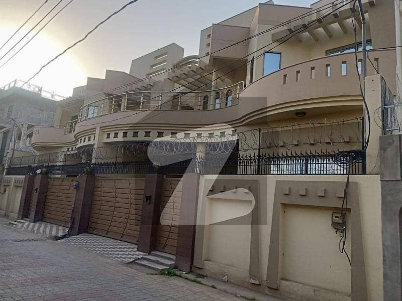 Top-Class Home for Sale on Defence Road Prime Location Top-Class Home for Sale on Defence Road Prime Location