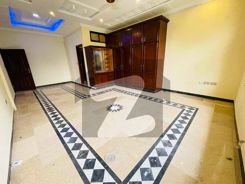 Hot Location Full House Fir Rent in F-7