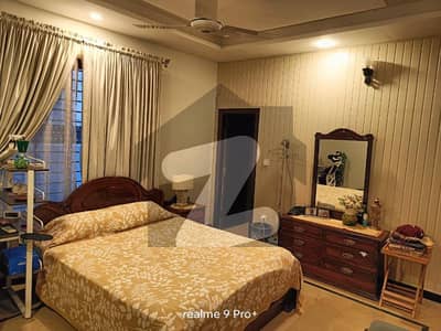 1 Kanal Park-Facing House For Sale In Doctors Town Premium Quality, Prime Location