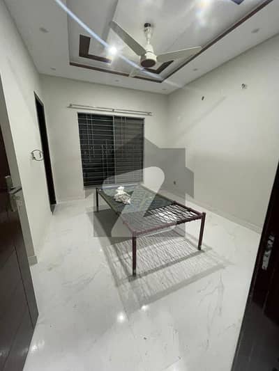 5 MARLA UPPER PORTION AVAILABLE FOR RENT