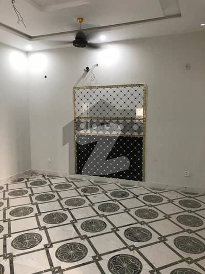 5 MARLA BRAND NEW SECOND FLOOR AVAILABLE FOR RENT
