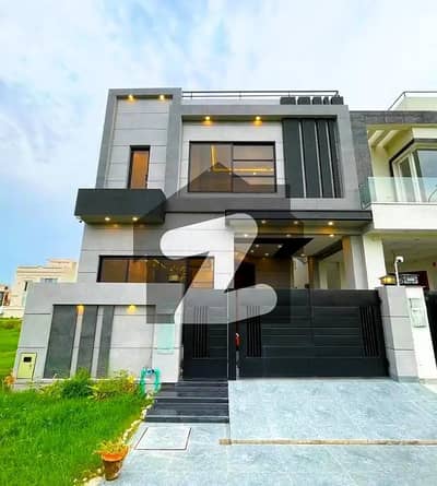 DHA 9 TOWN 5 MARLA MODERN FULL HOUSE FOR RENT