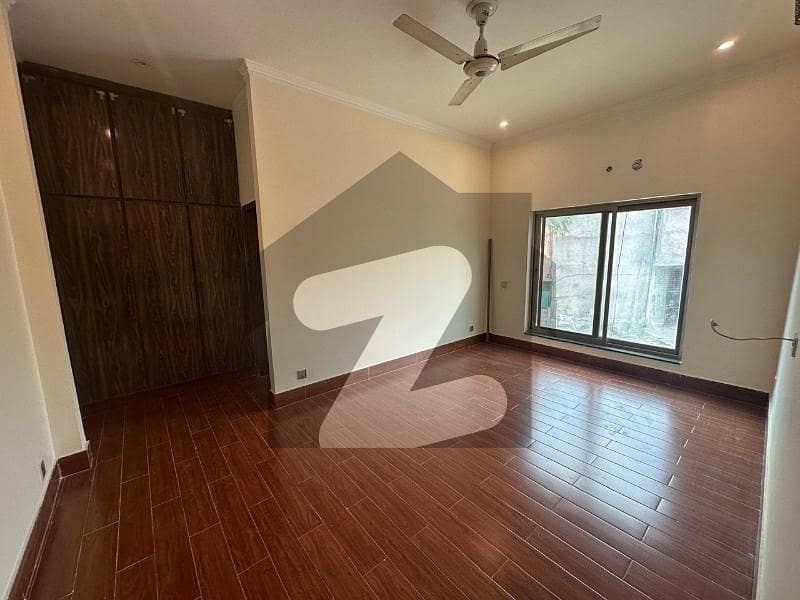 10 MARLA HOUSE IS AVAILABLE FOR RENT 10 MARLA HOUSE IS AVAILABLE FOR RENT