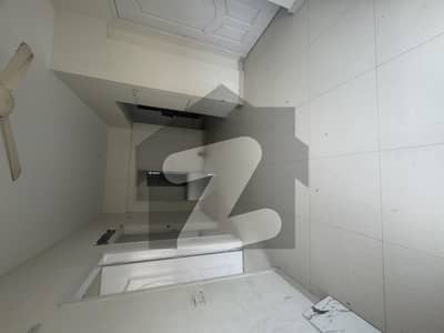 نشاط کمرشل ایریا ڈی ایچ اے فیز 6,ڈی ایچ اے ڈیفینس,کراچی میں 4 کمروں کا 8 مرلہ فلیٹ 1.25 لاکھ میں کرایہ پر دستیاب ہے۔ نشاط کمرشل ایریا ڈی ایچ اے فیز 6,ڈی ایچ اے ڈیفینس,کراچی میں 4 کمروں کا 8 مرلہ فلیٹ 1.25 لاکھ میں کرایہ پر دستیاب ہے۔