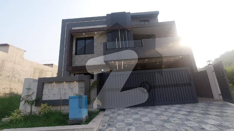 Buy A Centrally Located Prime Location 10 Marla House In B-17