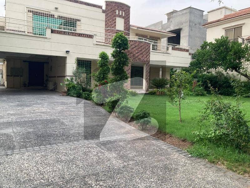 HOUSE FOR RENT IN F-7 HOUSE FOR RENT IN F-7