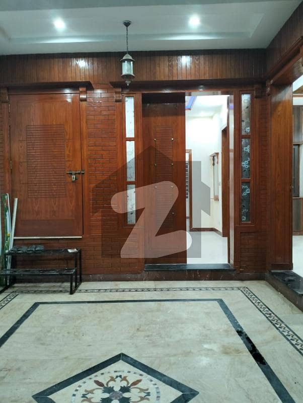 25x40 Ground Portion For Rent