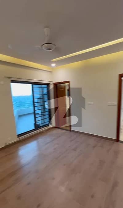 Facing Lak 3 Bed Room House Available For Sale in Askari 11 Lahore