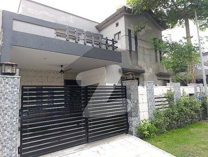 8 Marla House In Divine Garden