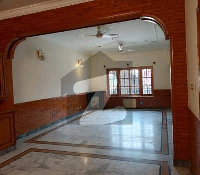 12 Marla Upper Portion In I-8 Is Available