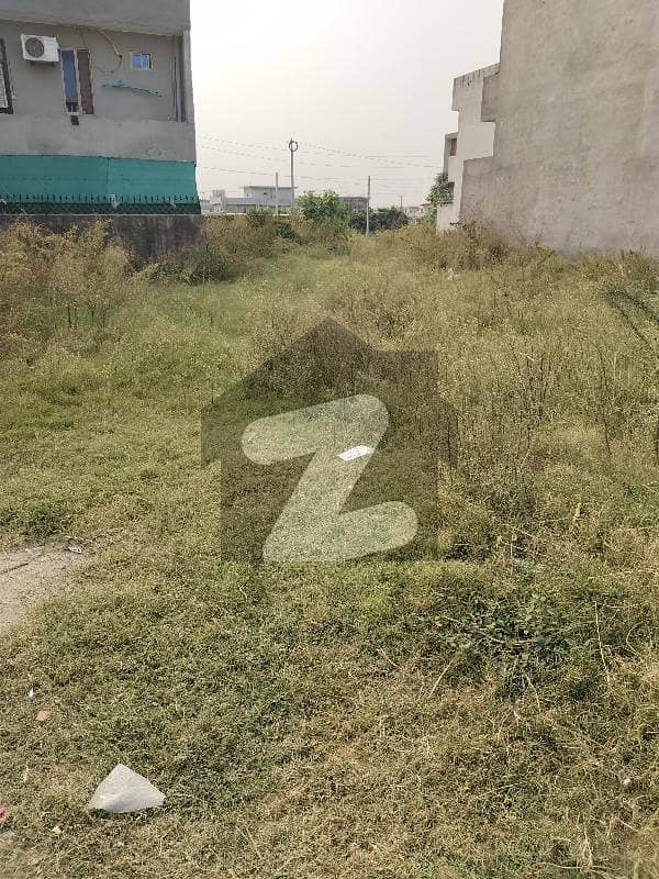 7marla plot for sale i16/2 7marla plot for sale i16/2
