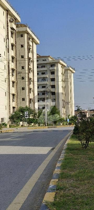 عسکری 6 پشاور میں 3 کمروں کا 9 مرلہ فلیٹ 3.4 کروڑ میں برائے فروخت۔