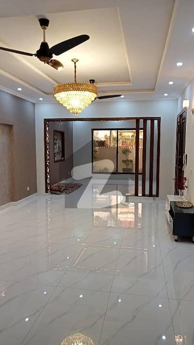 ASKARI 10 HOT OPTION 4-BEDROOMS , 10 MARLA HOUSE AVAILABLE FOR SALE 4-BEDROOMS DRAWING DINNING TV LOUNGE KITCHEN STORE SERVANT QUARTER ETC. . . 24-Hours Security Hospital CCTV Cameras Gated Community Shopping Mall Lush Green Parks Masjid