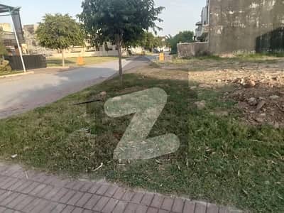 PLOT FOR SALE