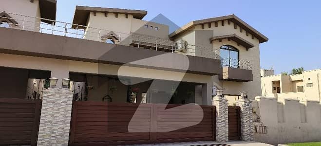 عسکری 6 پشاور میں 5 کمروں کا 16 مرلہ مکان 1.8 لاکھ میں کرایہ پر دستیاب ہے۔