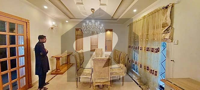 ڈی ایچ اے فیز 3 ڈیفنس (ڈی ایچ اے),لاہور میں 5 کمروں کا 1 کنال مکان 8.9 کروڑ میں برائے فروخت۔