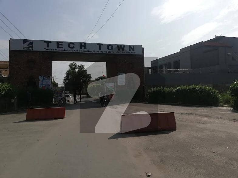 ستیانہ روڈ فیصل آباد میں 5 مرلہ رہائشی پلاٹ 24.0 لاکھ میں برائے فروخت۔