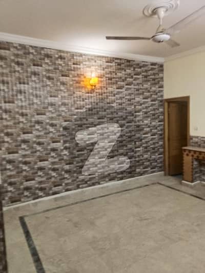 House Sized 5 Marla Is Available For rent In Afshan Colony
