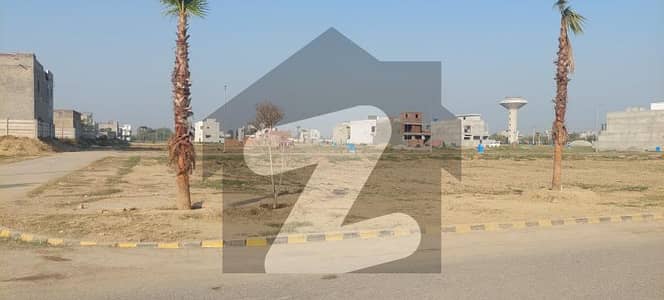 10 Marla Plot Near Park For Sale In Orchards Block Paragon City
